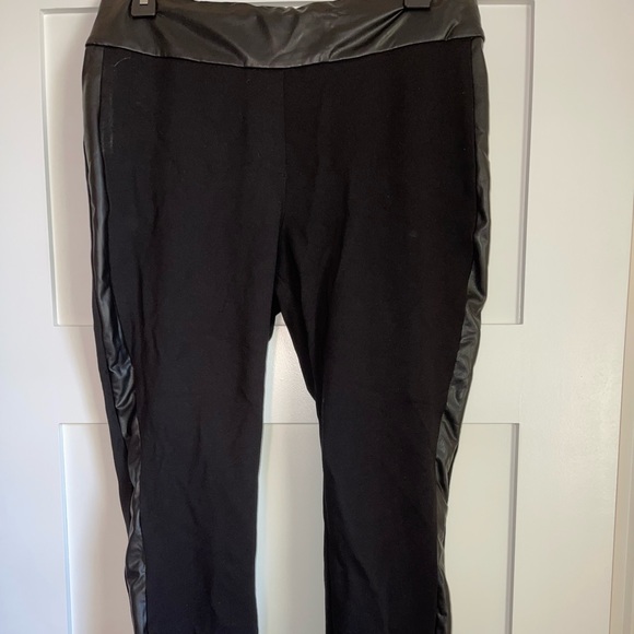 Express Pants - Express pleather stripped leggings